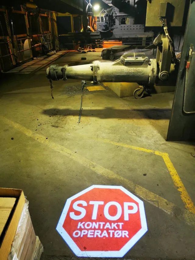 LED prosjektor 100W ØKONOMI komplett Vifte kjølt, med linse og filter 