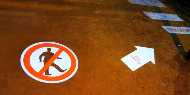 LED prosjektor 100W ØKONOMI komplett Vifte kjølt, med linse og filter 