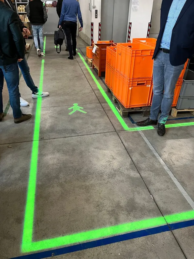 LED strek-prosjektor 200W Med brakett, 230V driver og lengdebegr. 