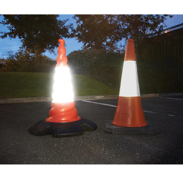 Skipper kjegle orange m/refleks og fot Stabil i vind, H=75cm, vekt 5,4kg 