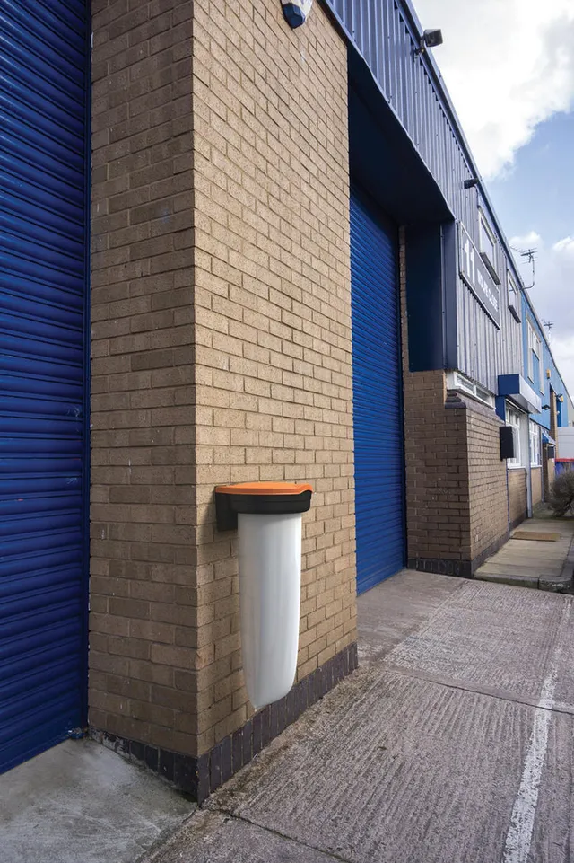 Skipper avfallsposeholder, orange lokk Festes på andre Skipper produkter 