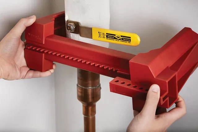 LOTO kuleventil lock 50-200 mm lukket Masterlock rød plast 