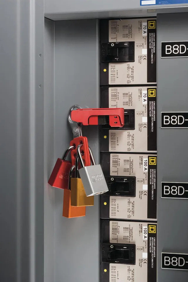 LOTO elektro bryter "Grip Tight" stor Masterlock effektbryter 