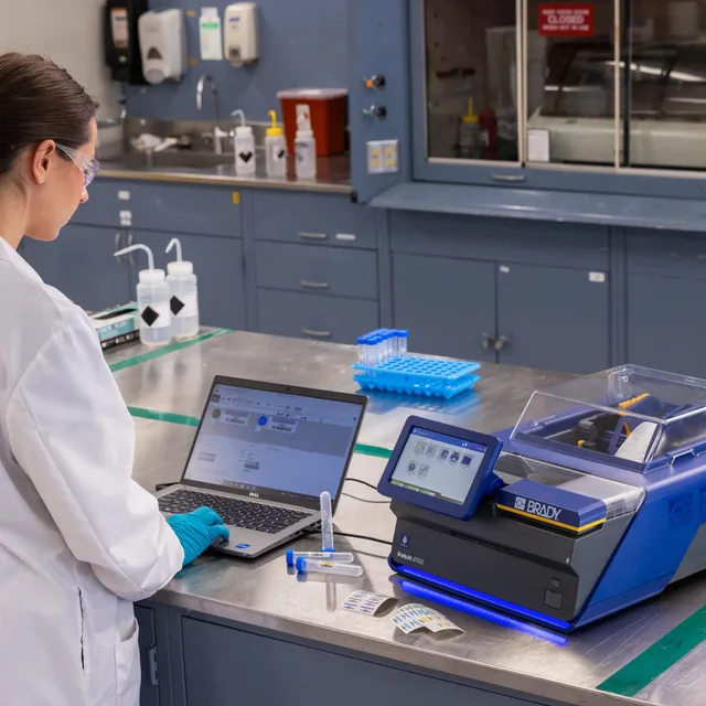 BRADY BradyJet J7300 Fargeprinter EU - BWS Suite 