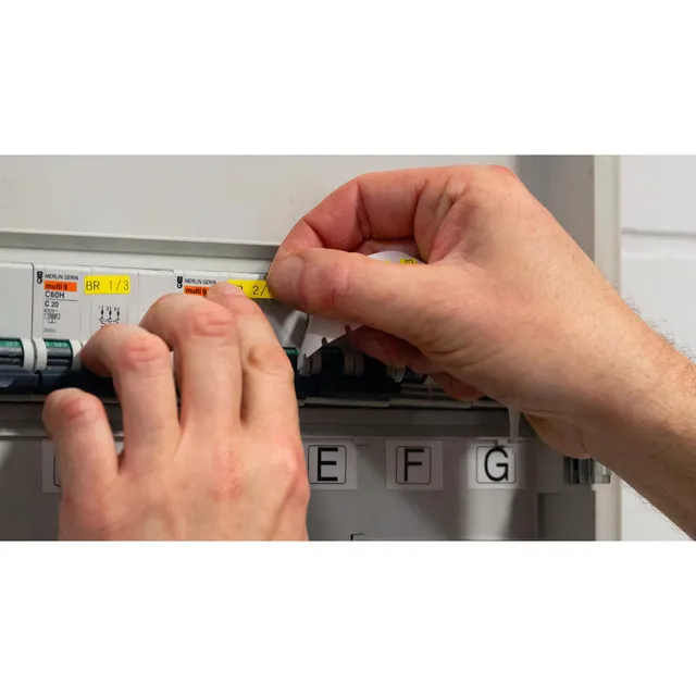 BRADY Gul Polyester 17 x 6mm Permanent, utendørs, M7x 