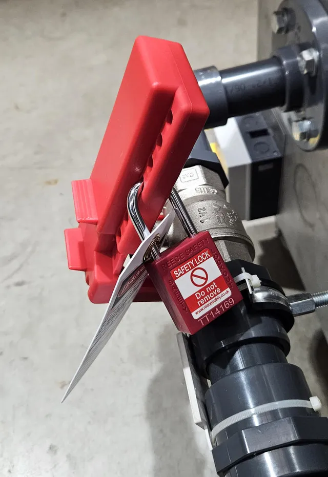 Kuleventil Lock (medium) 15 til 53 mm Maks bredde 27 mm, rød, åpen + lukket 