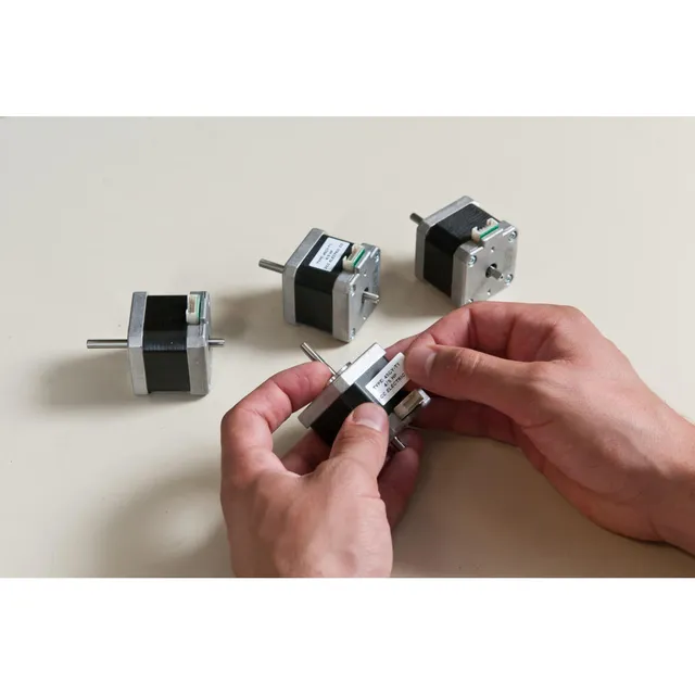 BRADY Hvit Polyester 25,4 x 9,53mm Permanent, Utendørs, M7x 