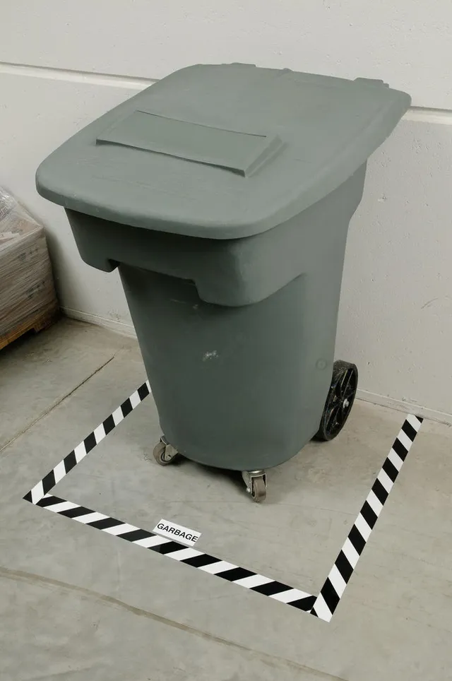Gulvtape sterk, sort/hvit 50mm x 30m 