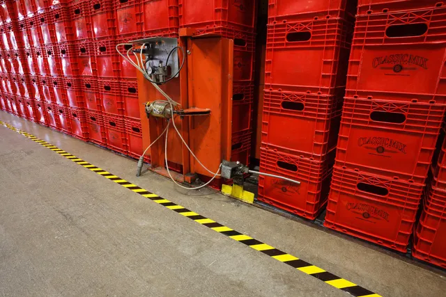 Gulvtape sterk, sort/gul 50mm x 30m 