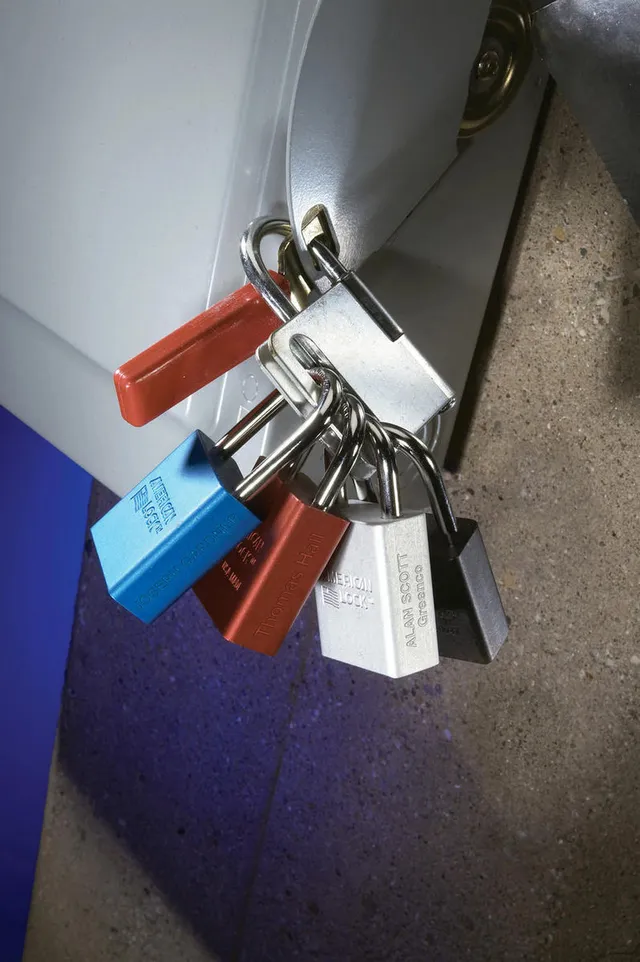 LOTO låsbøyle kraftig stål liten Masterlock Multilåsbøyle, 60x82,5mm 